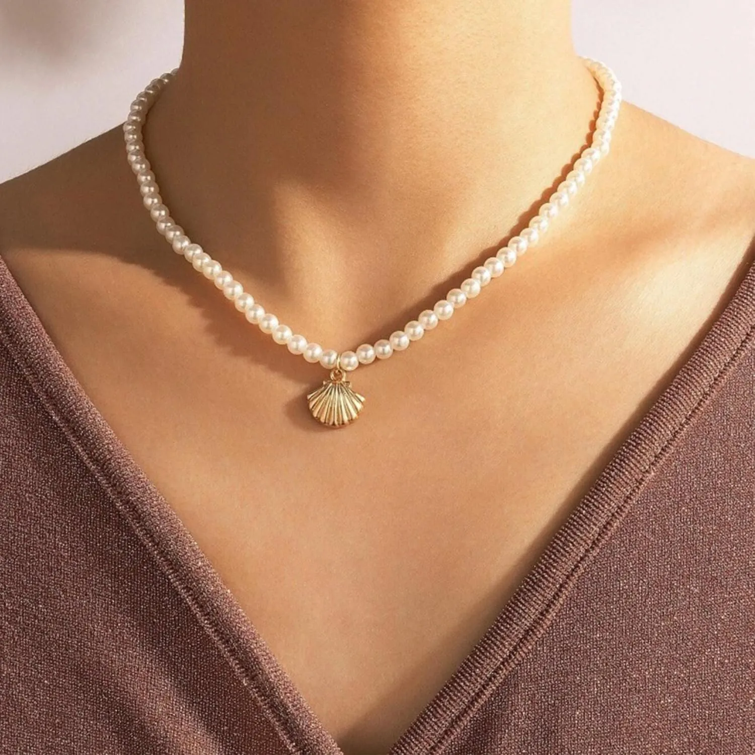 Beach Pearl Necklace for Women Gold Starfish Layerd Necklace Sea Shell Charm Necklace Summer Beach Choker Necklace for Women Jewelry