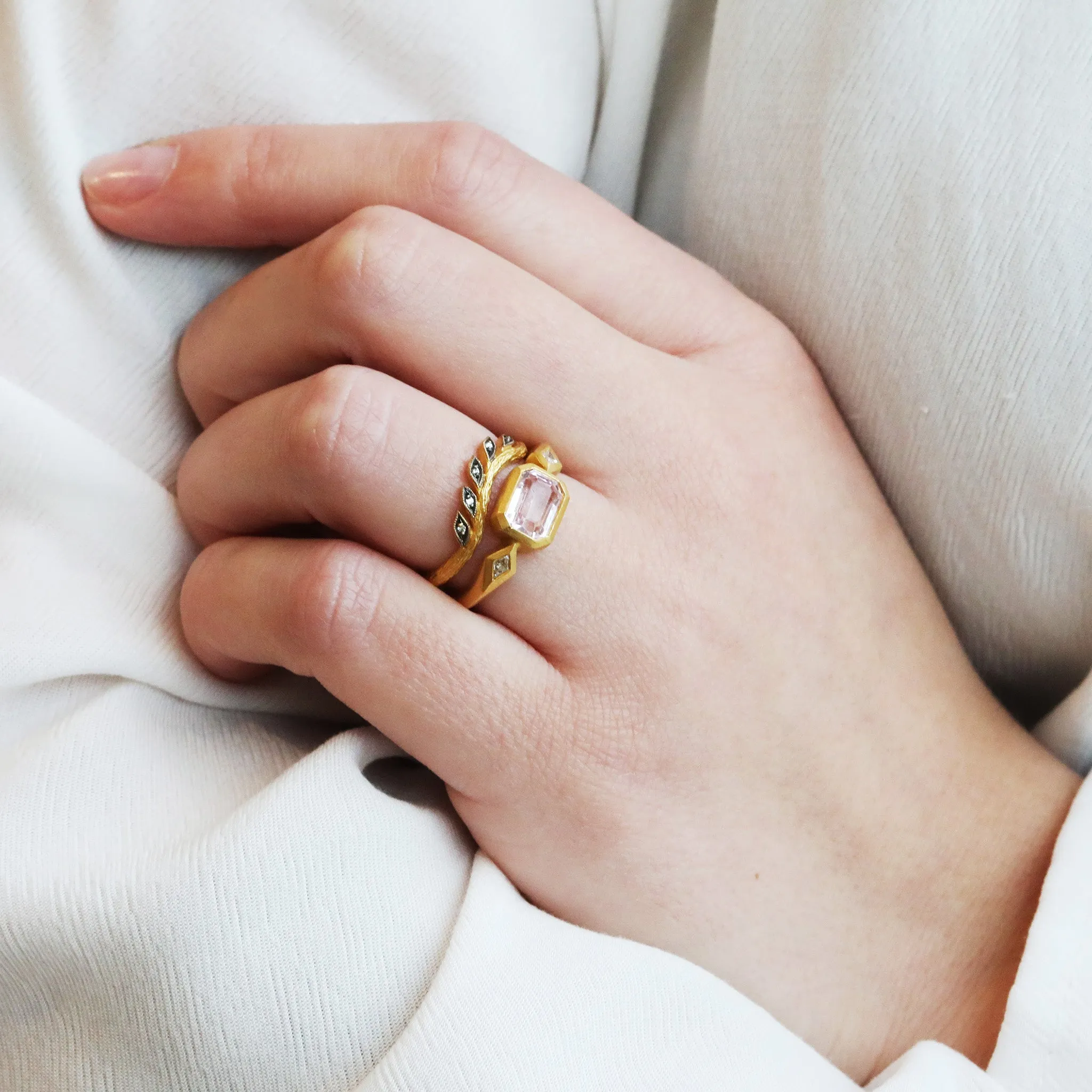 Blackened 22K Gold and Diamond Curved Wheat Band