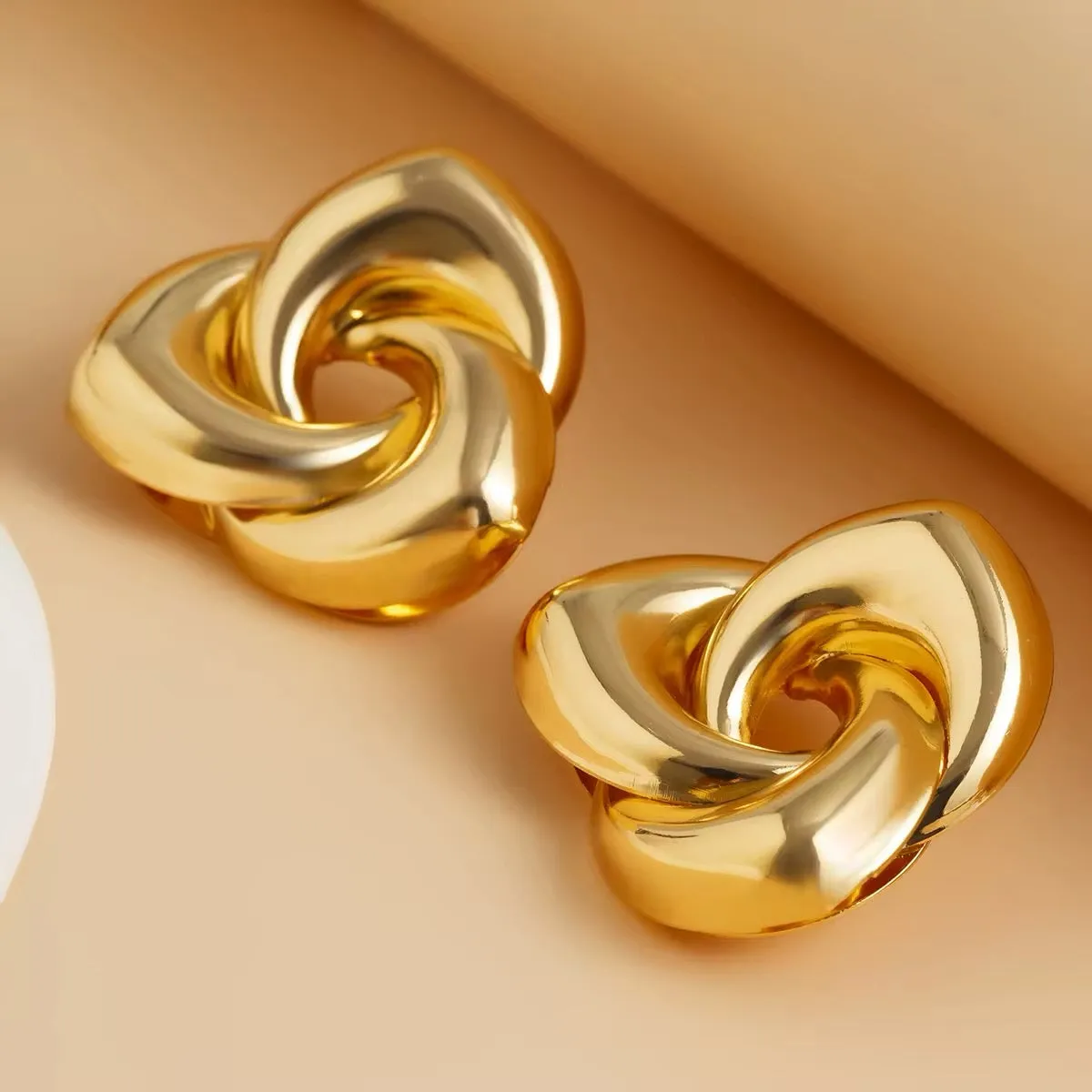 Charm Spiral Flower Stud Earrings